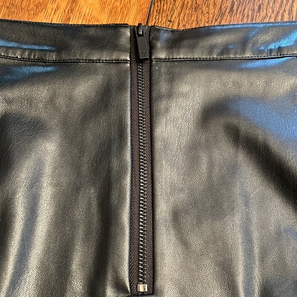 Vince Camuto Black Mini Skirt - Picture 4 of 5